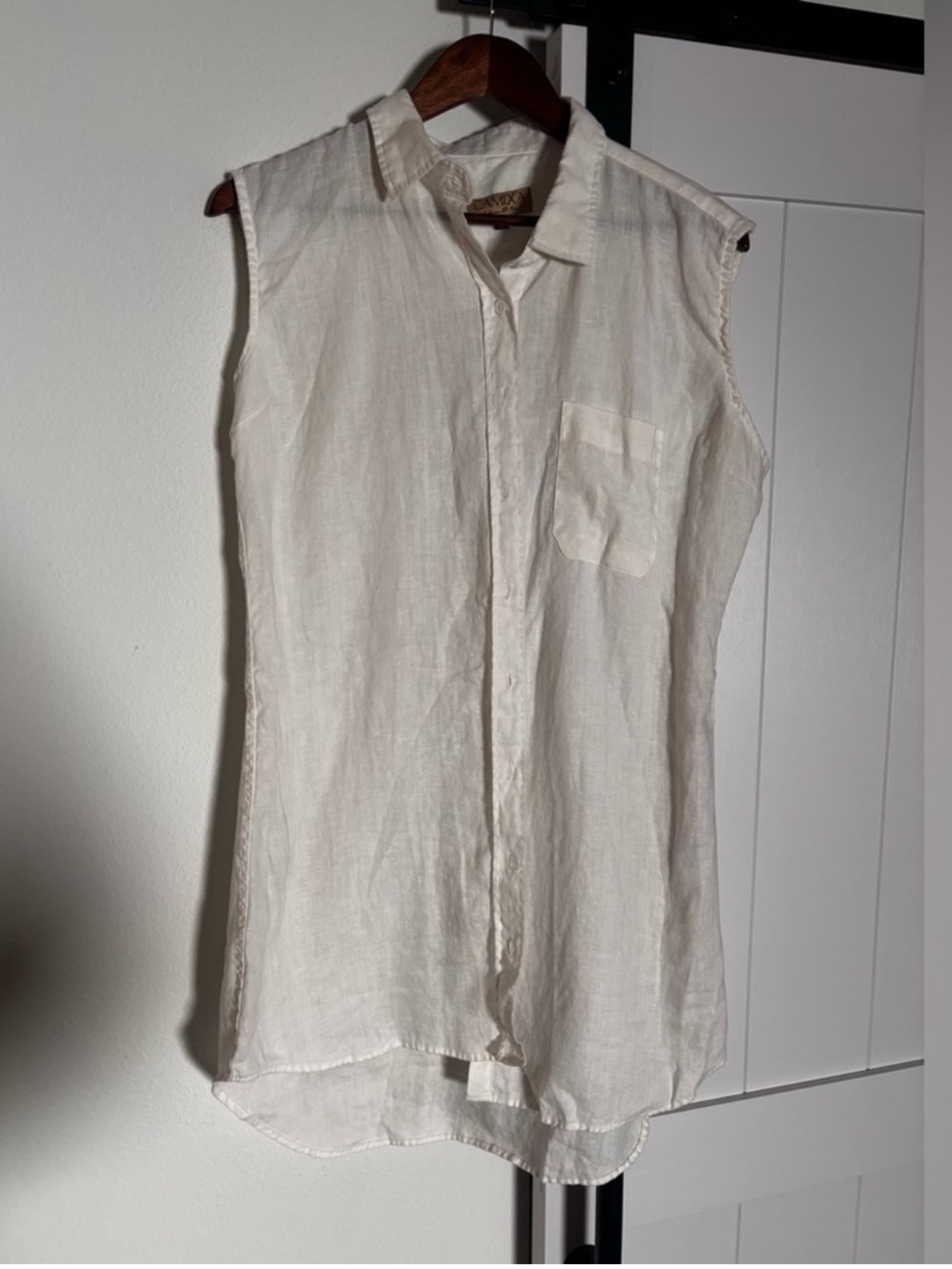 Sleeveless Button-Front Linen Shirt - White